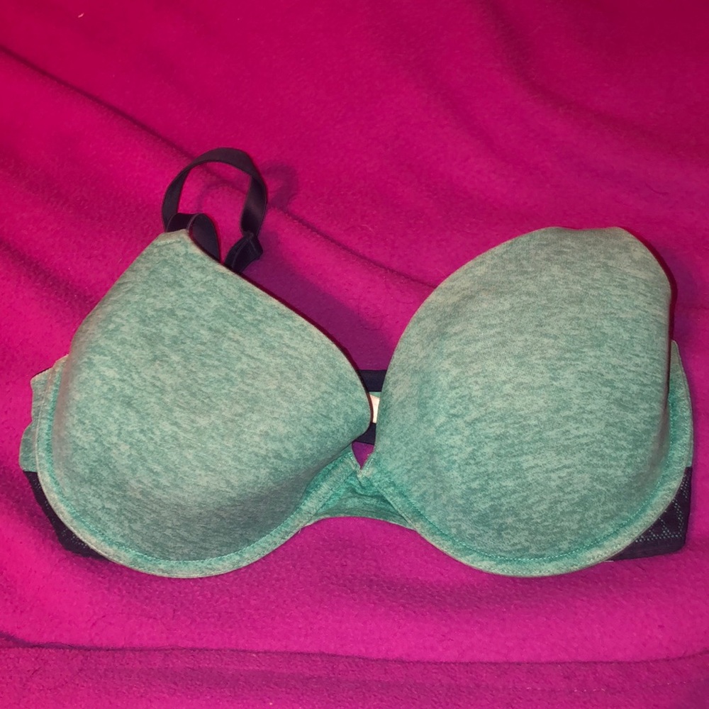 VS/PINK Wear Everywhere Demi sz 34DD